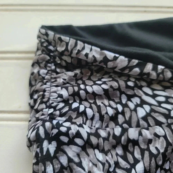 Women's Reversible Stretch Pebble Gray Black Casual Swim Active Skirt S - Picture 6 of 7